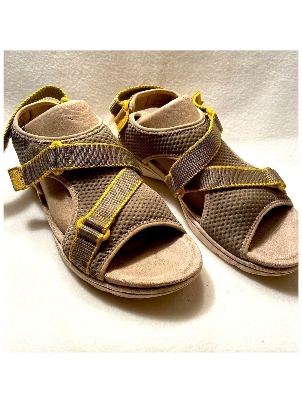 Clark’s “Amanda” Stroll Sandal
